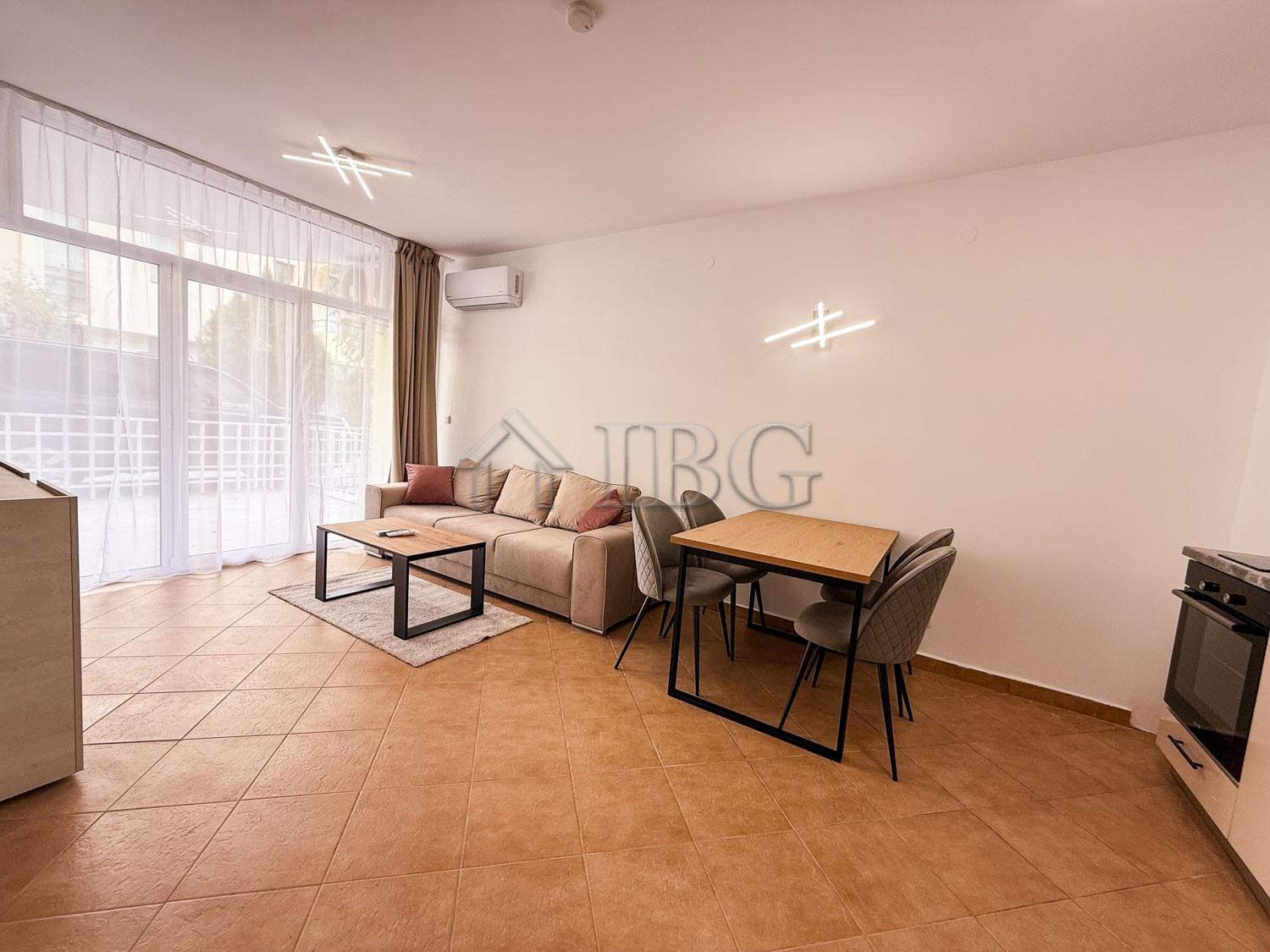 Renovated One-Bedroom Apartment with Large Terrace Barco Del Sol, Sunny Beach — photo 5 of 25