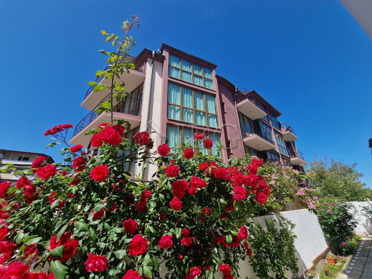Hotel with 26 Units and Pool, Nessebar - 800 m from the Beach — Nessebar