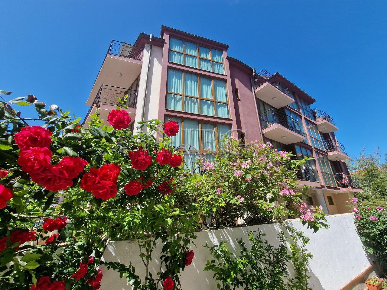 Hotel with 26 Units and Pool, Nessebar - 800 m from the Beach — photo 2