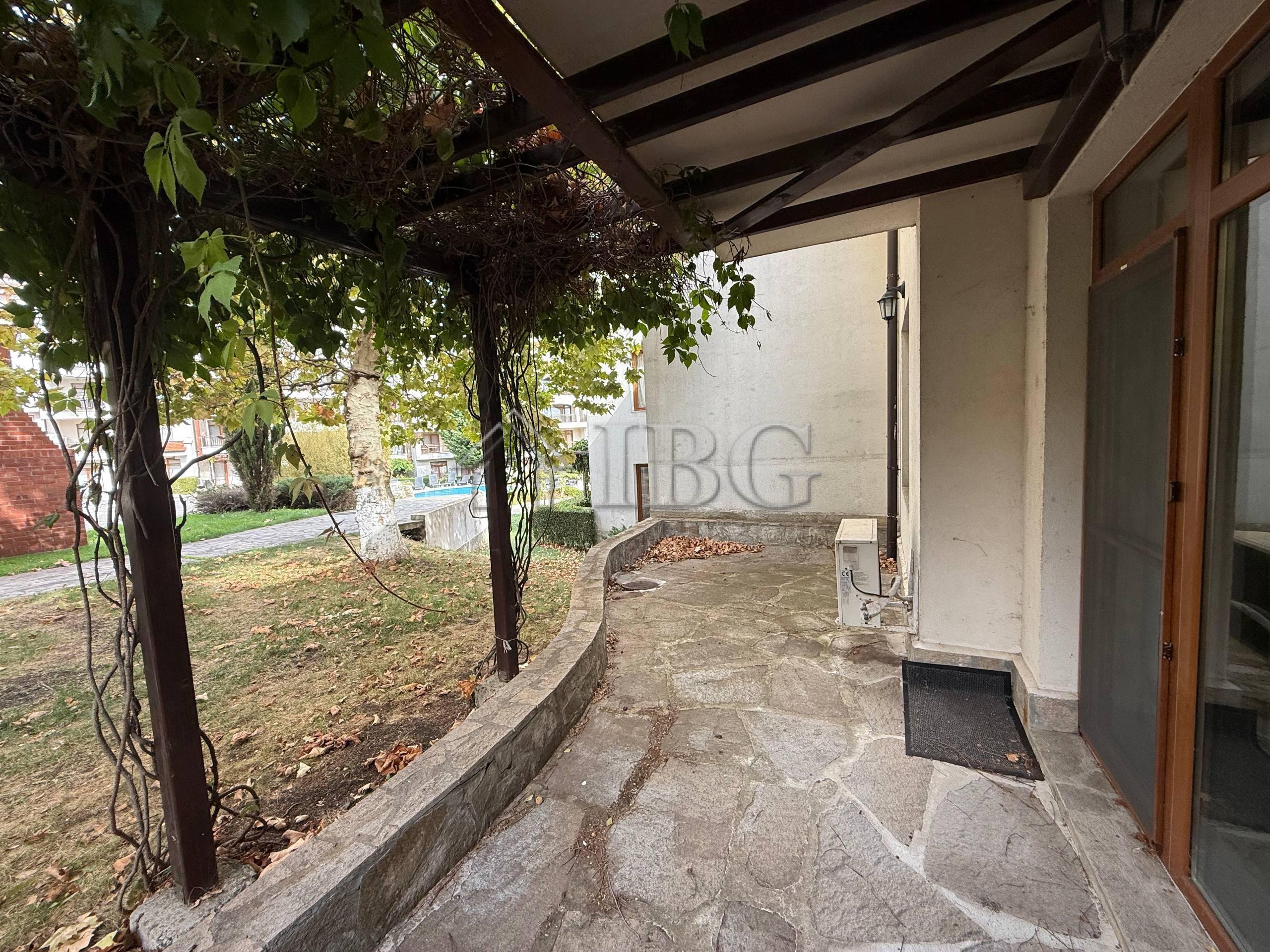 1-Bedroom Apartment with Big Veranda Vineyards Resort, Aheloy — photo 4