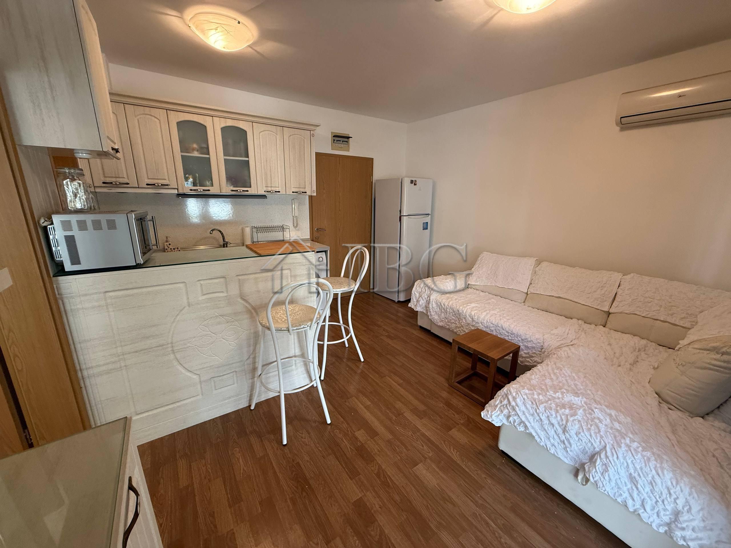 1-Bedroom Apartment with Big Veranda Vineyards Resort, Aheloy — photo 3