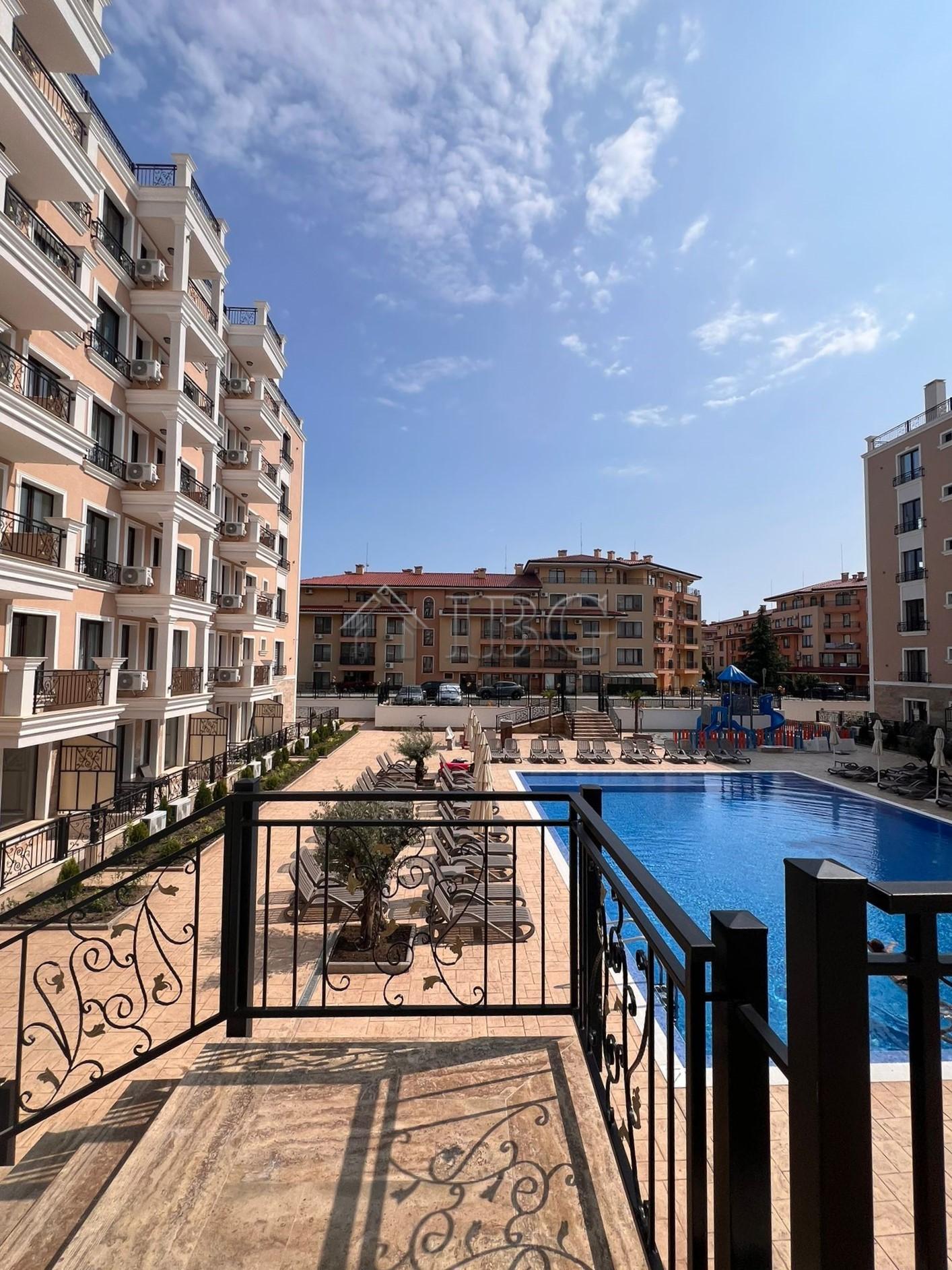 One-Bedroom Apartment in the Modern Emperium Complex, Sveti Vlas — main photo