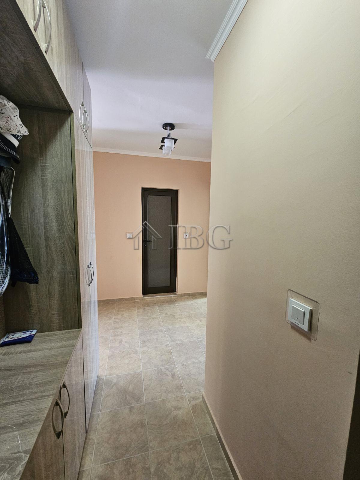 Spacious 2-Bedroom Apartment with Partial Sea View in Villa Katerina, Ravda — photo 20 of 21