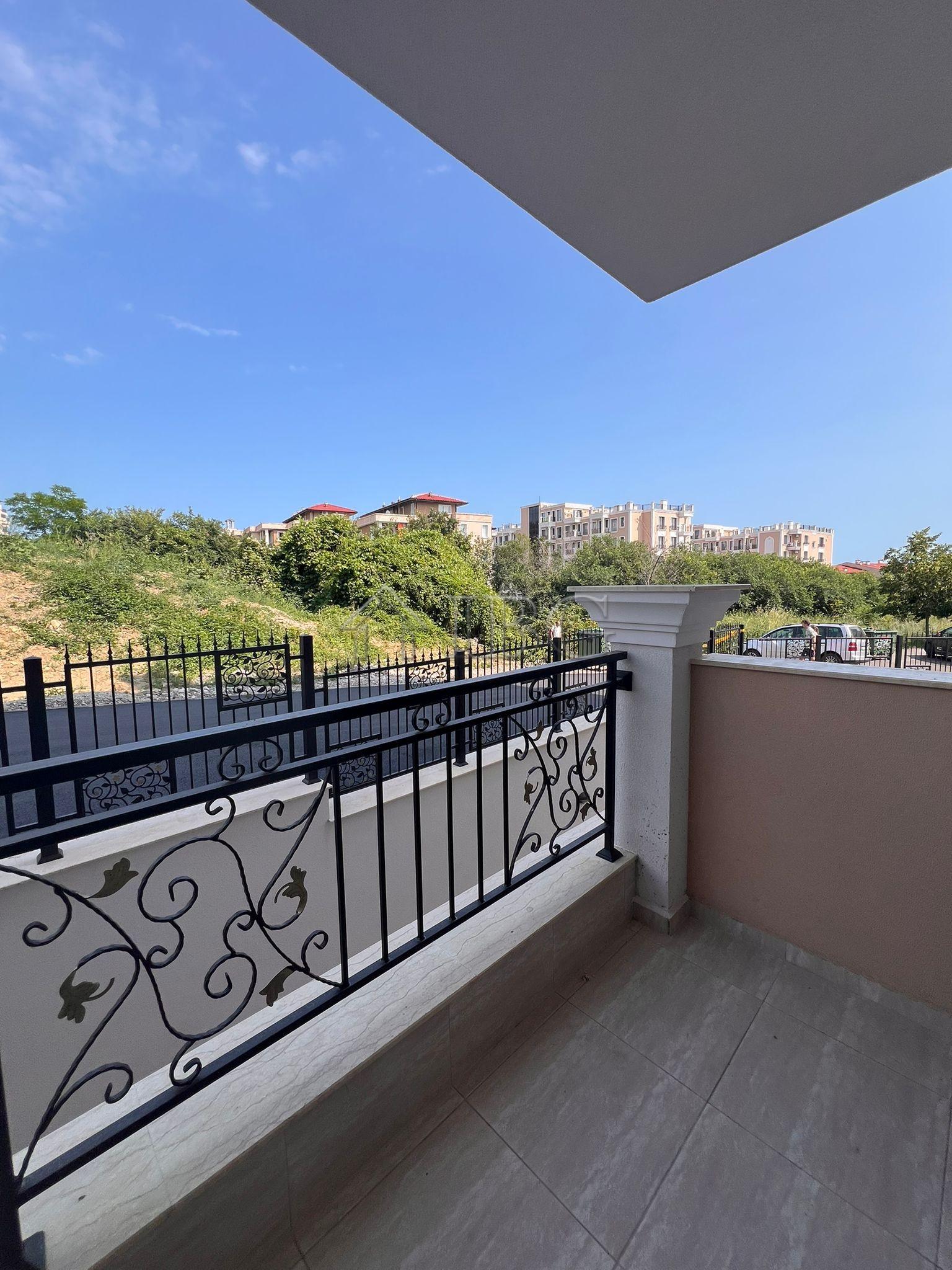 One-Bedroom Apartment in the Modern Emperium Complex, Sveti Vlas — photo 3