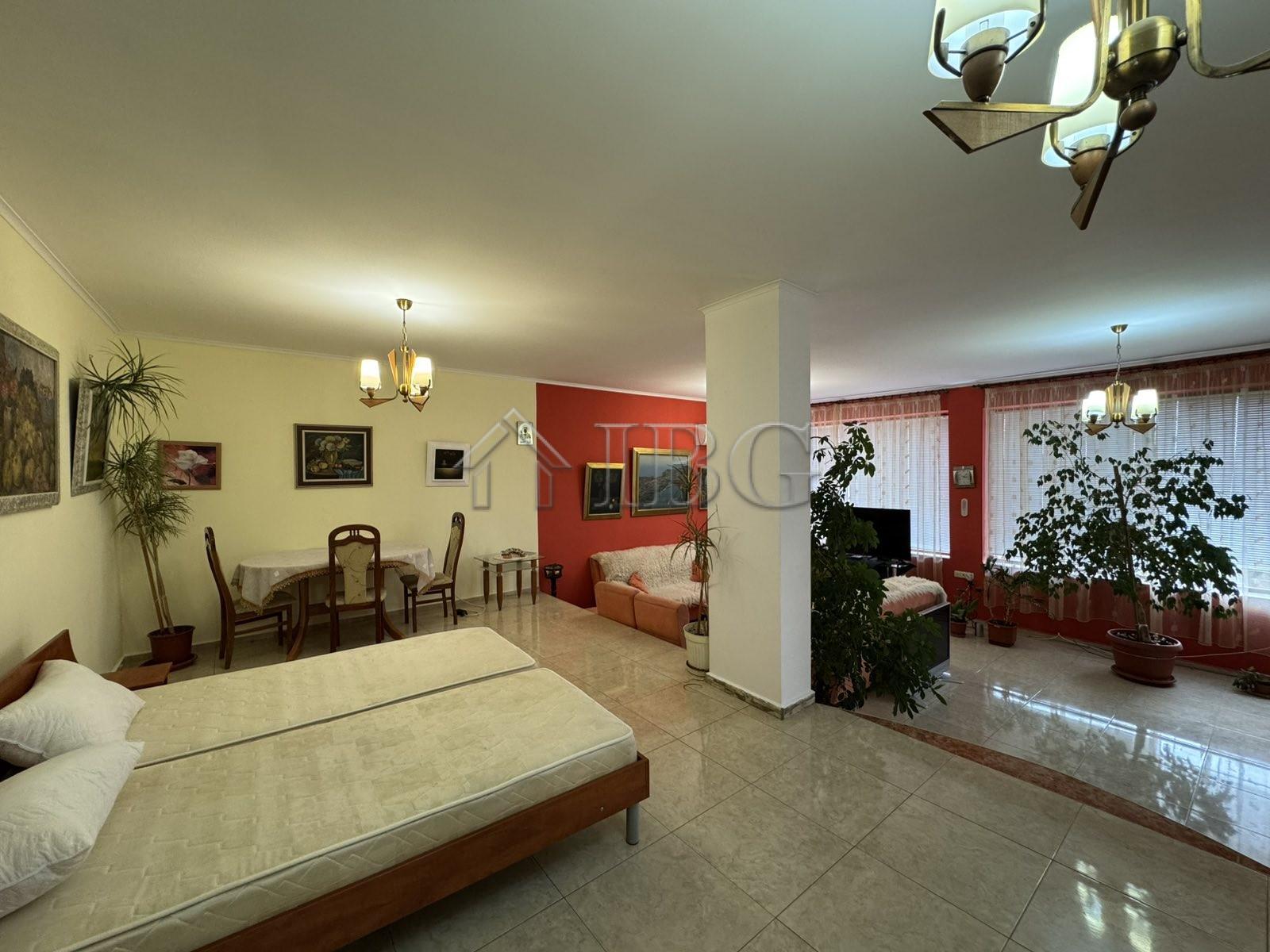 Spacious Four-Story House in Kosharitsa — photo 5 of 18