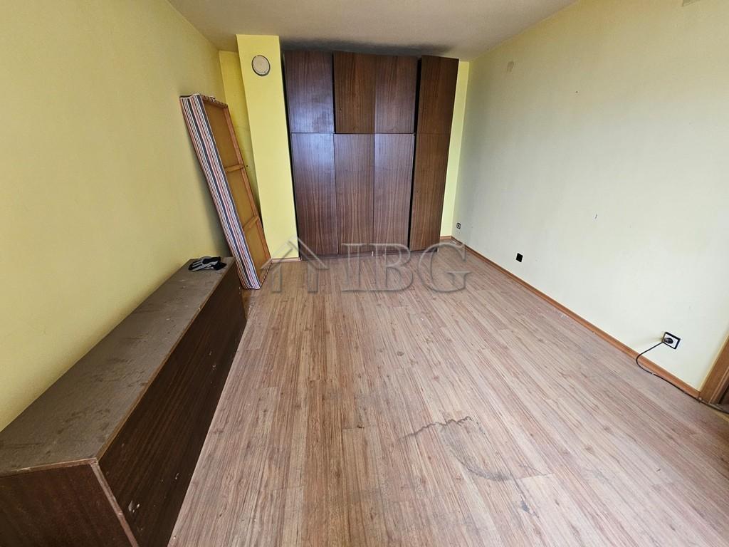 Large 4-Storey House with Panoramic Sea Views, Sveti Vlas — photo 21 of 25