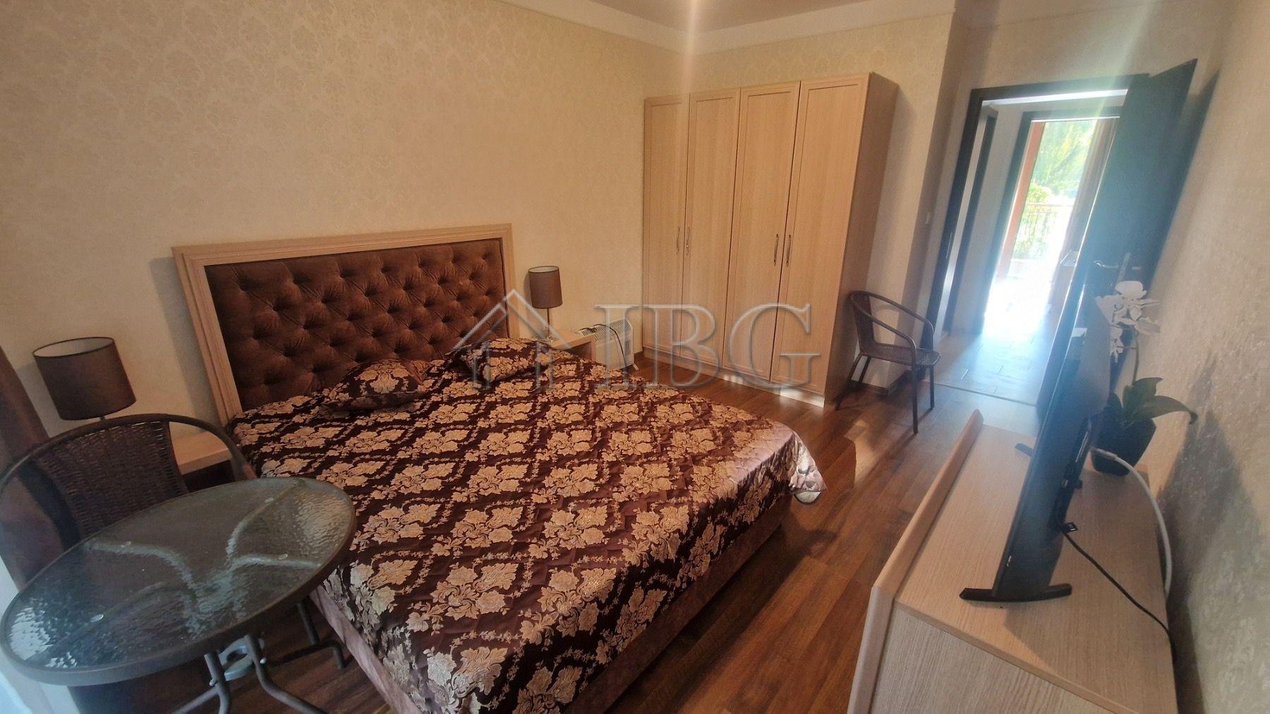 One-Bedroom Apartment with Pool View in Harmony Suites 1, Sunny Beach — photo 13 of 16