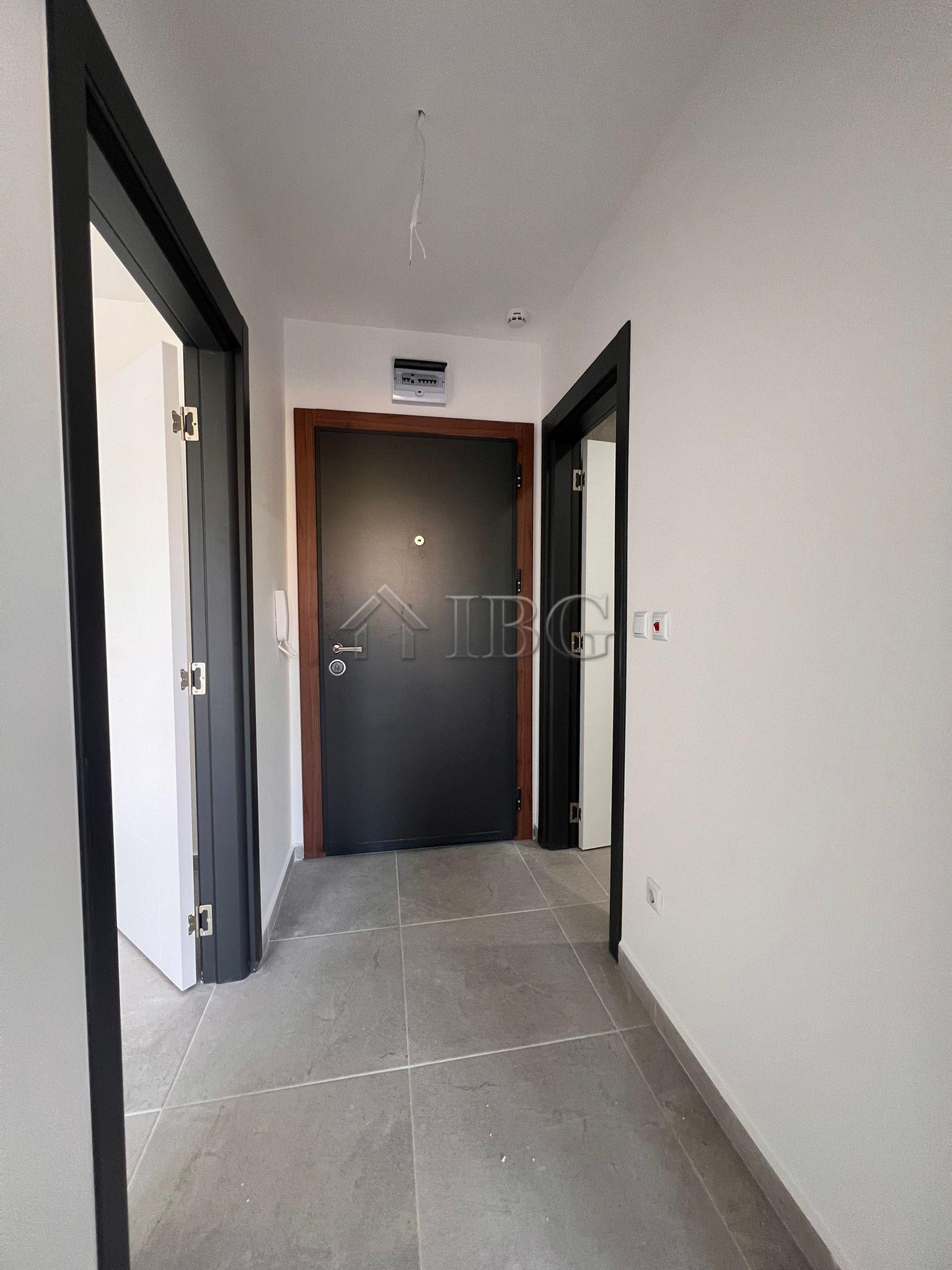 One-Bedroom Apartment in the Modern Emperium Complex, Sveti Vlas — photo 11 of 18