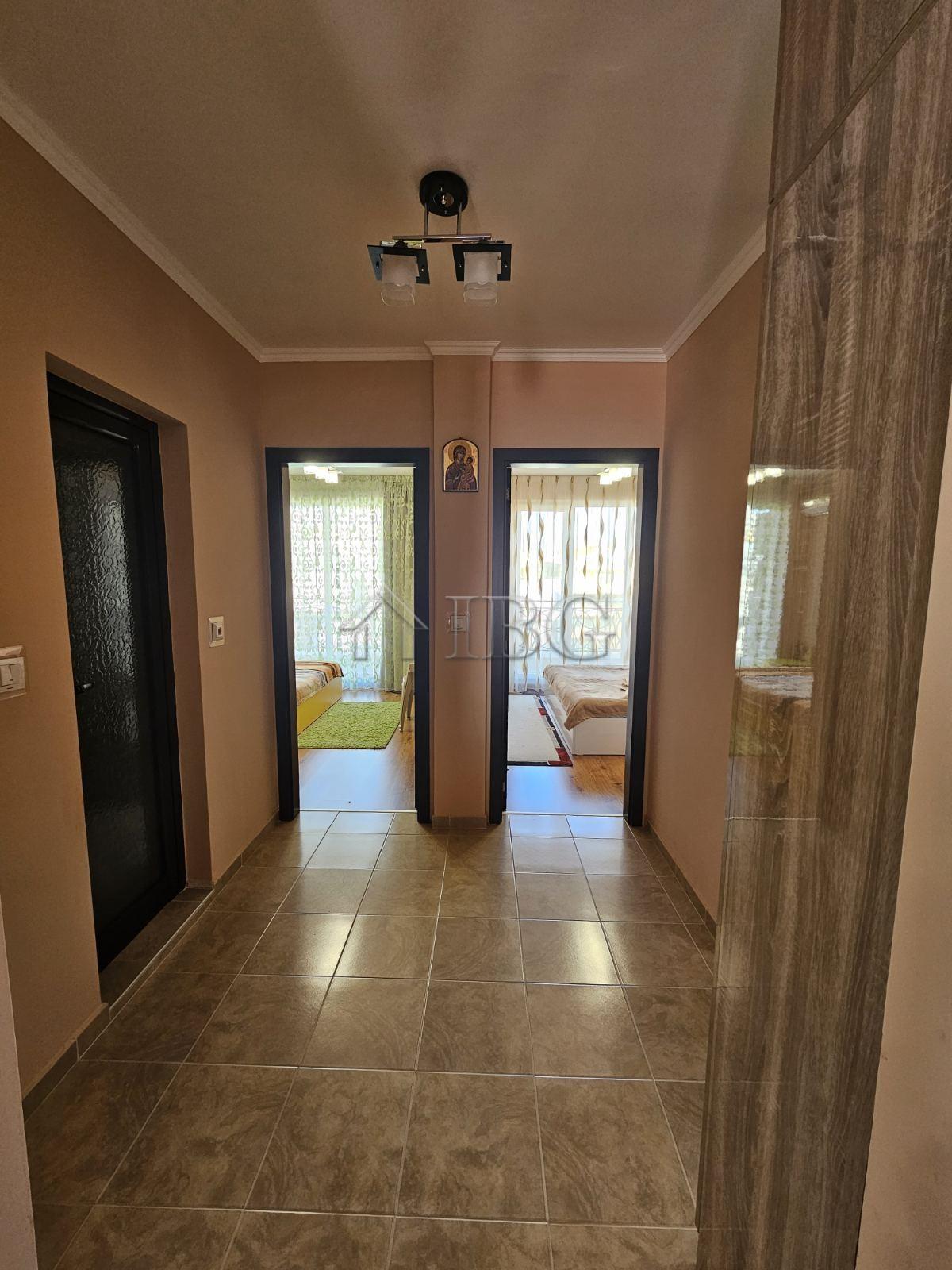 Spacious 2-Bedroom Apartment with Partial Sea View in Villa Katerina, Ravda — photo 18 of 21
