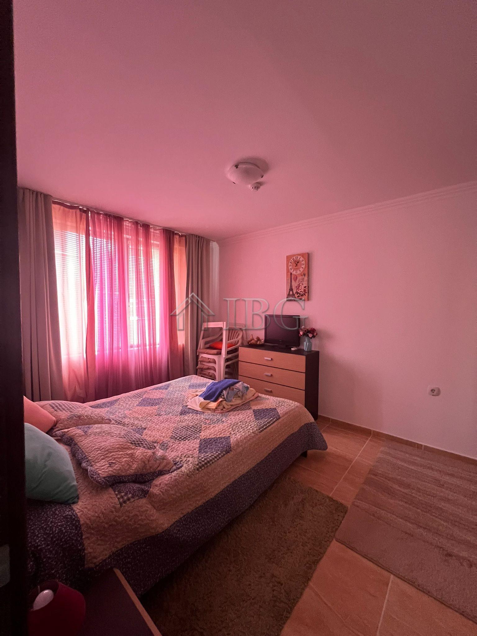 Two-Bedroom Apartment with Sea and Pool Views in Kambani 3 Complex, Sveti Vlas — photo 14 of 16
