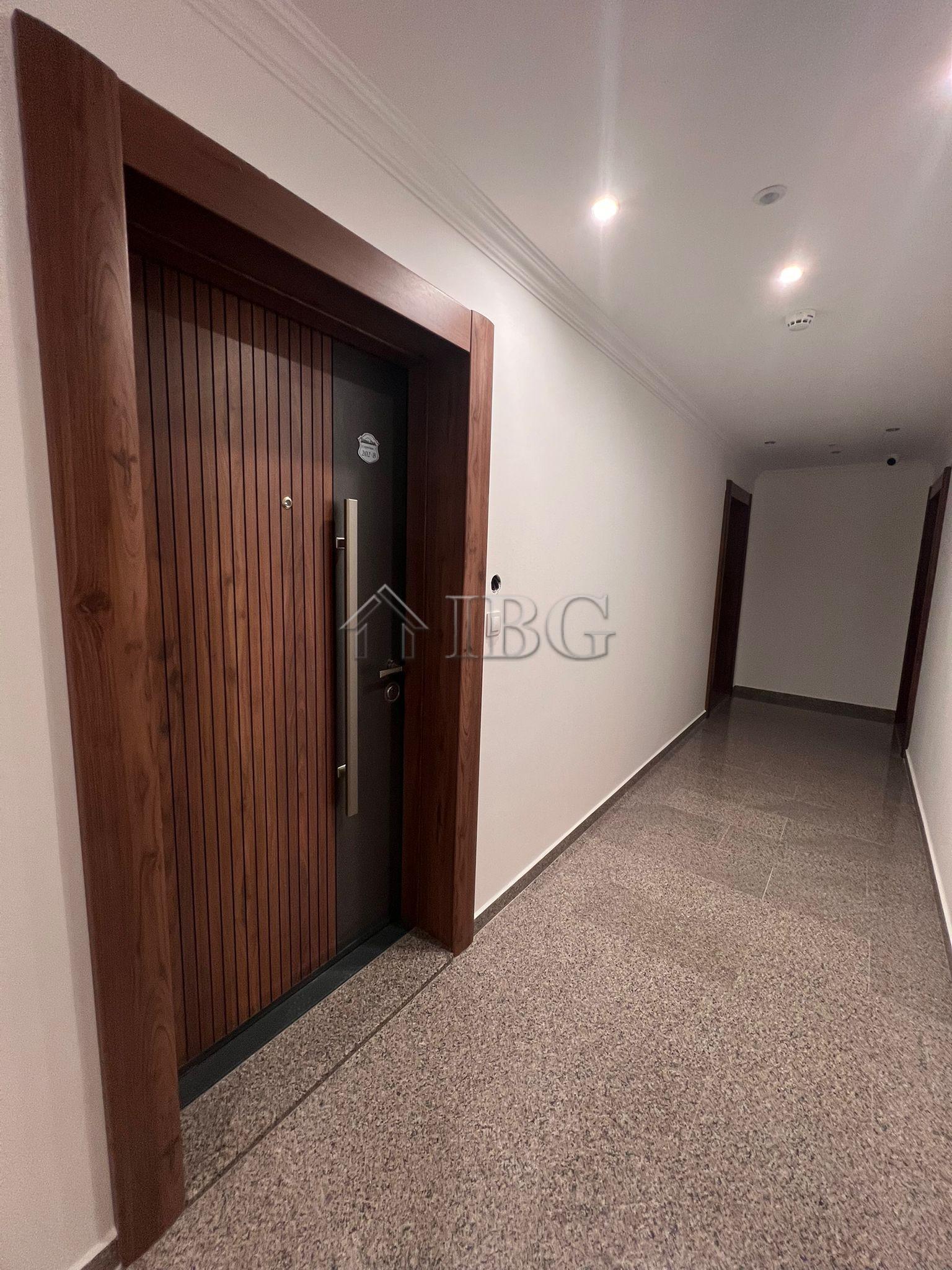 One-Bedroom Apartment in the Modern Emperium Complex, Sveti Vlas — photo 14 of 18
