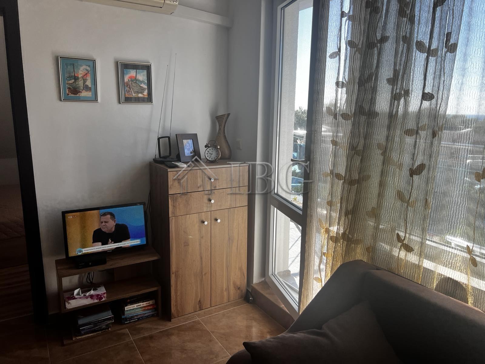 1-Bedroom Apartment with Sea View in Residential Building, Ravda — photo 4
