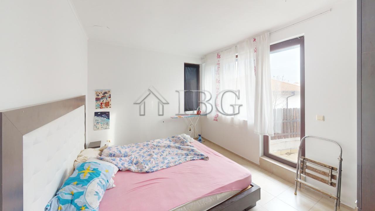 2-Bedroom Apartment in Bay View Villas, Kosharitsa — photo 10 of 20