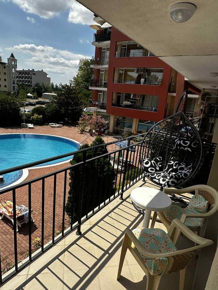 2-Bedroom Apartment with Pool View in Sunset Beach 3, Sunny Beach — photo 2