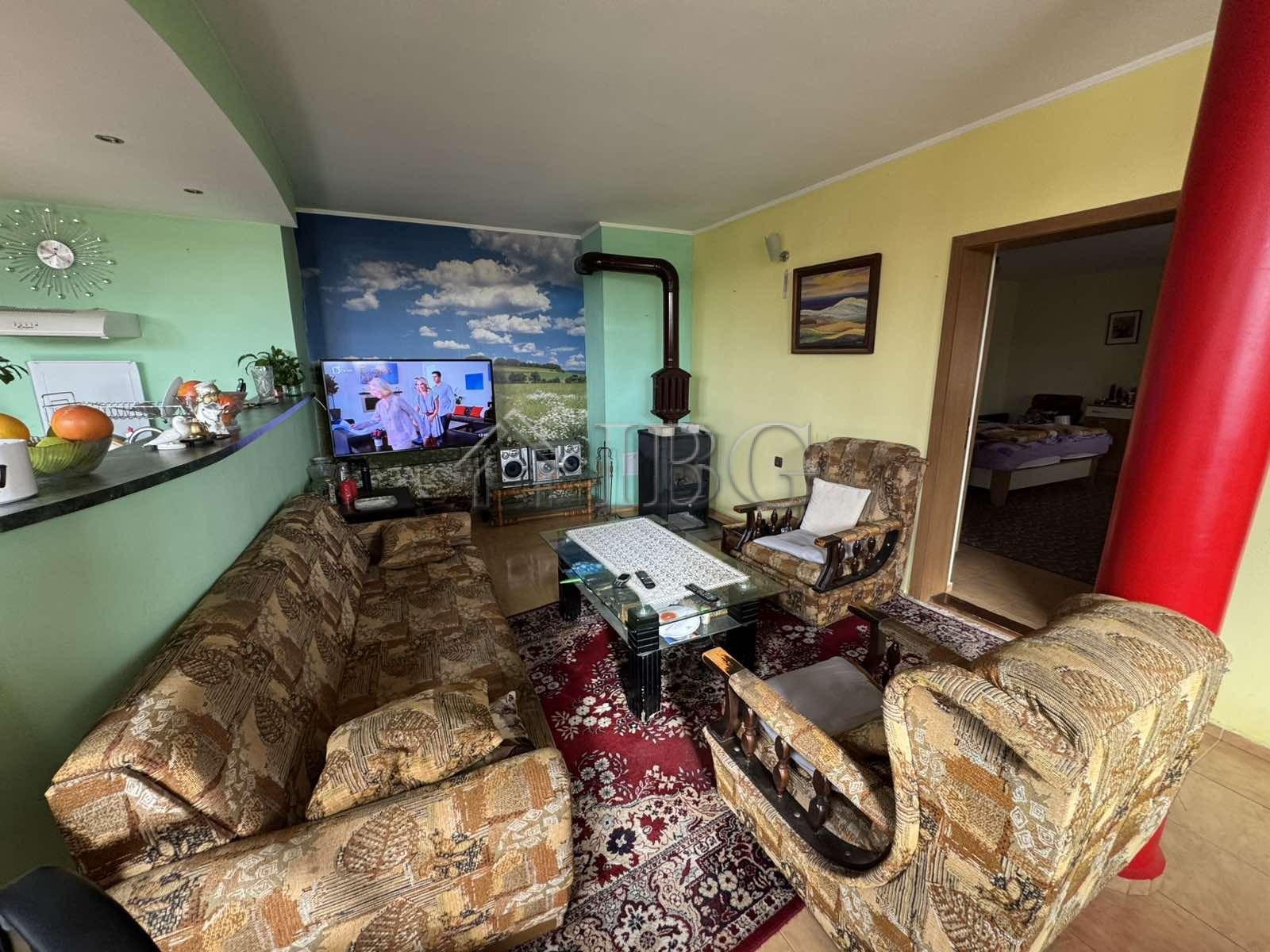 Spacious Four-Story House in Kosharitsa — photo 7 of 18