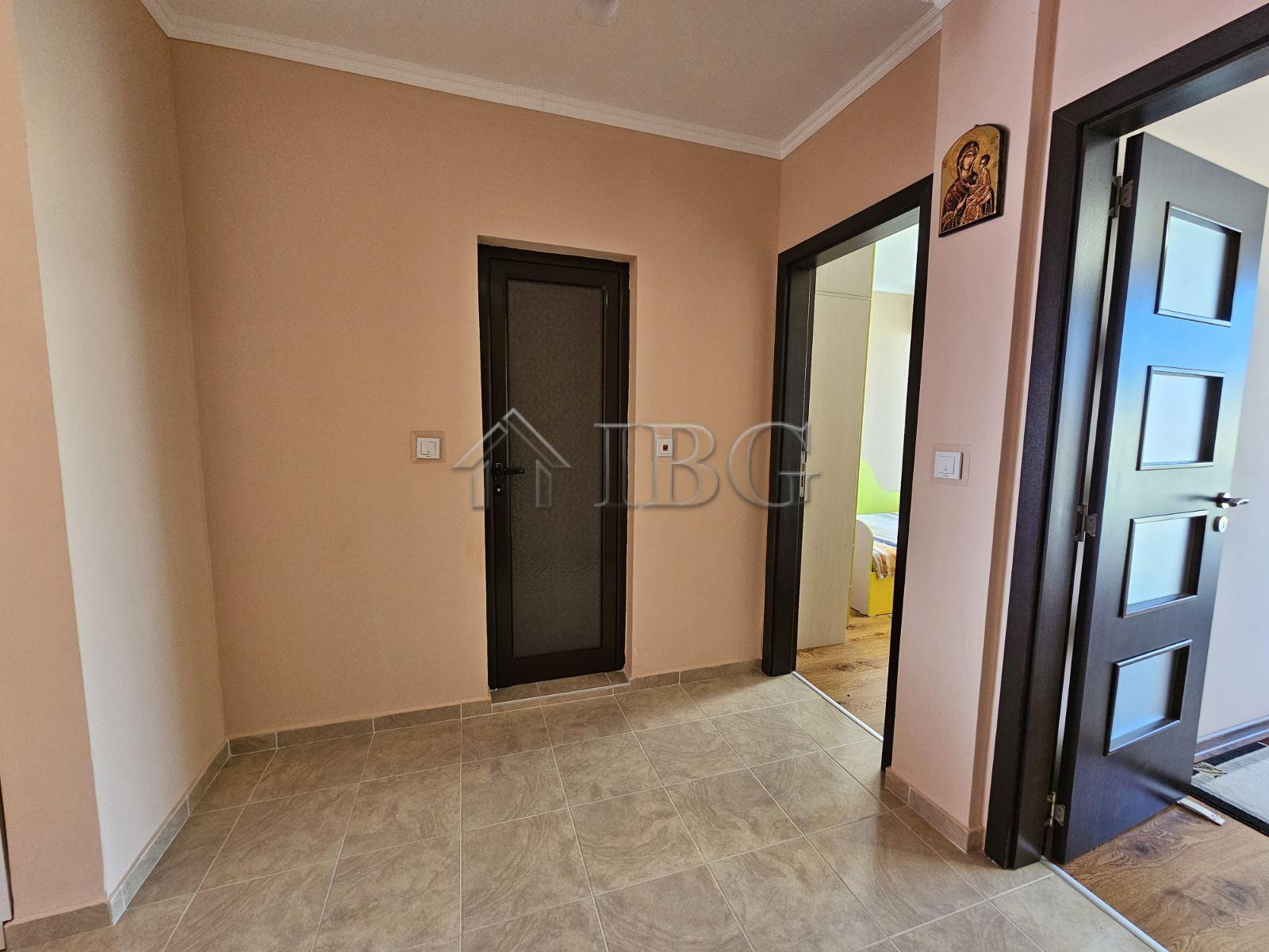 Spacious 2-Bedroom Apartment with Partial Sea View in Villa Katerina, Ravda — photo 21 of 21