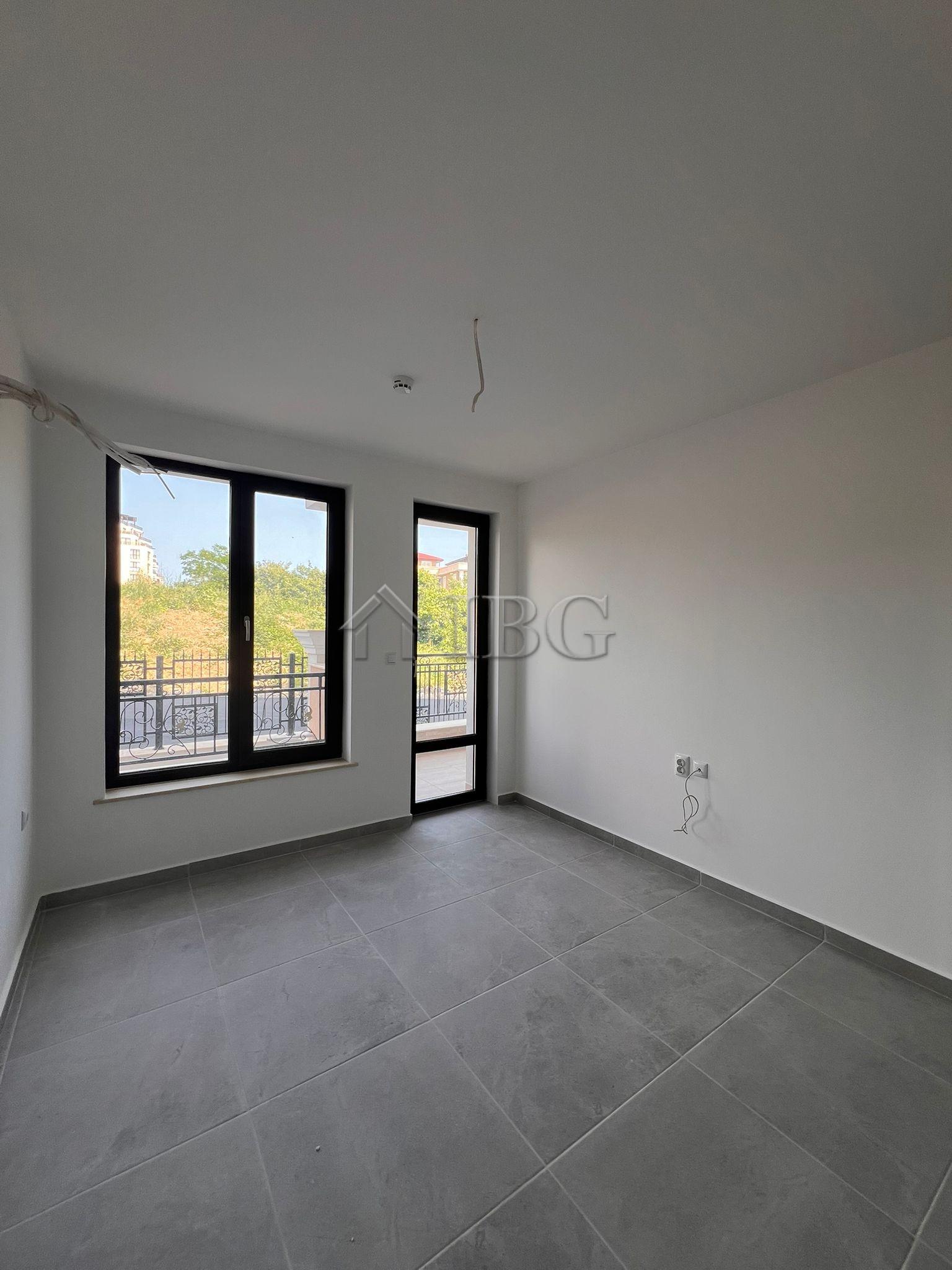 One-Bedroom Apartment in the Modern Emperium Complex, Sveti Vlas — photo 2
