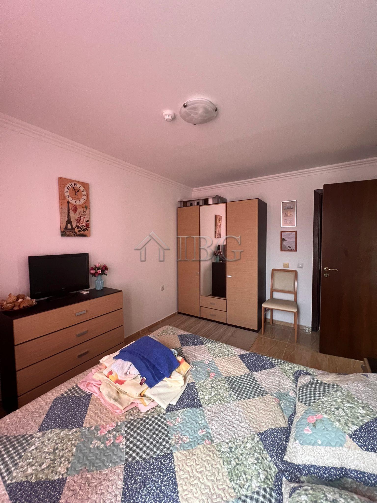 Two-Bedroom Apartment with Sea and Pool Views in Kambani 3 Complex, Sveti Vlas — photo 13 of 16