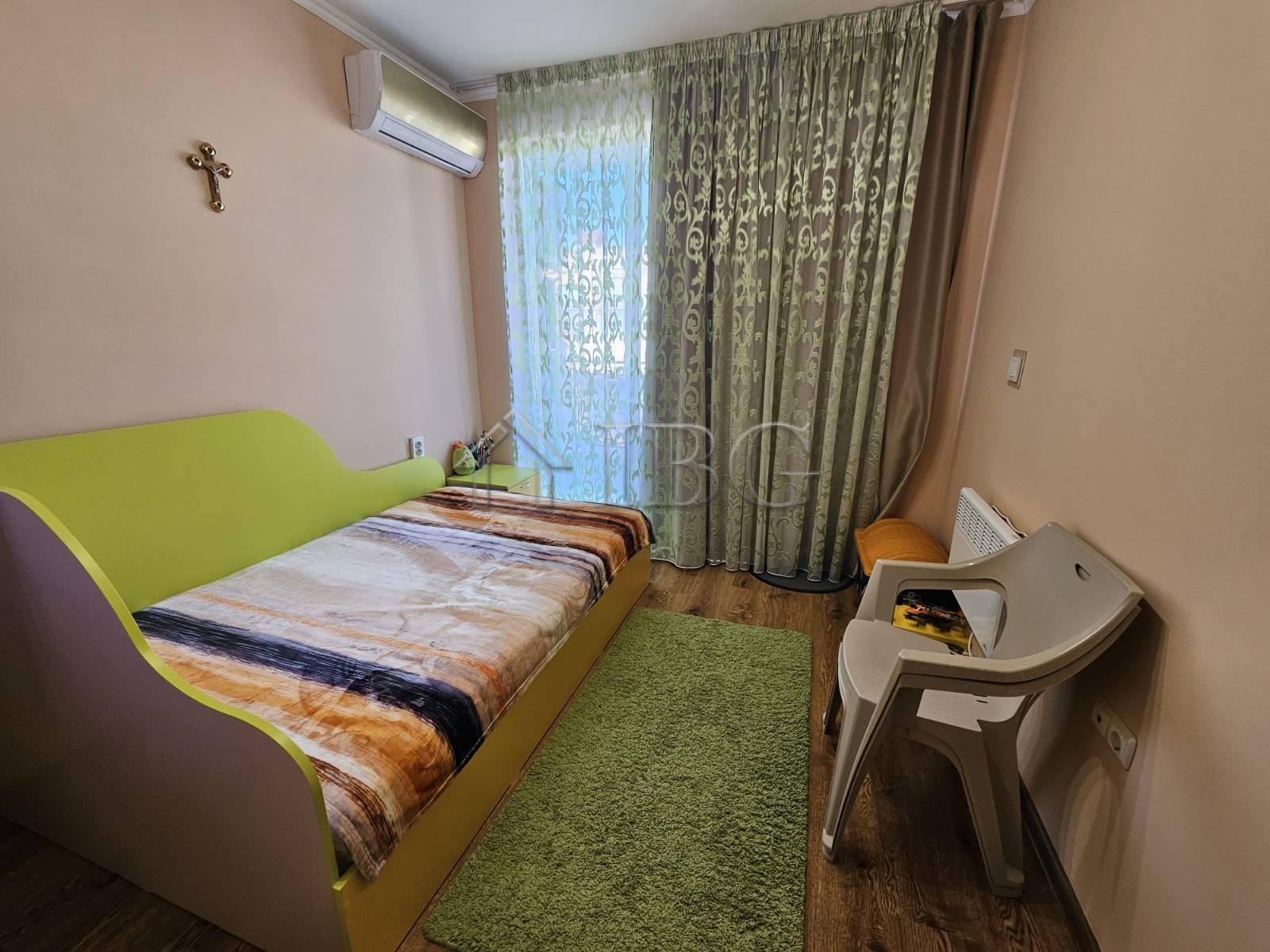 Spacious 2-Bedroom Apartment with Partial Sea View in Villa Katerina, Ravda — photo 17 of 21