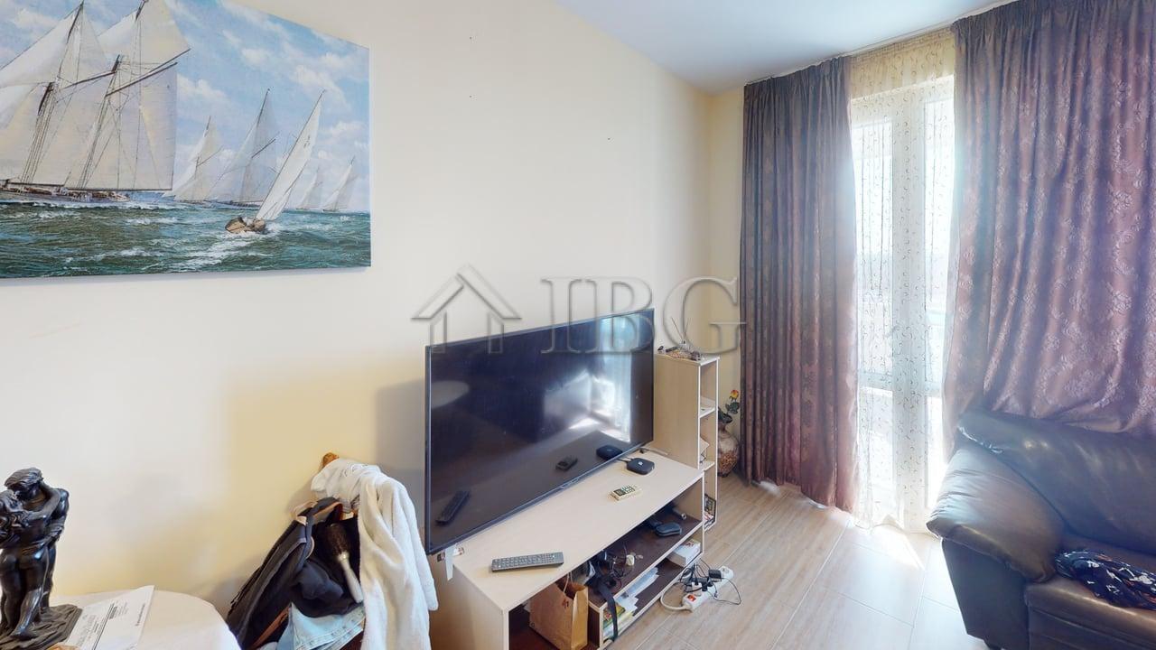 1-Bedroom Apartment with Pool View in Rio Apartments Complex, Kosharitsa — photo 9 of 24