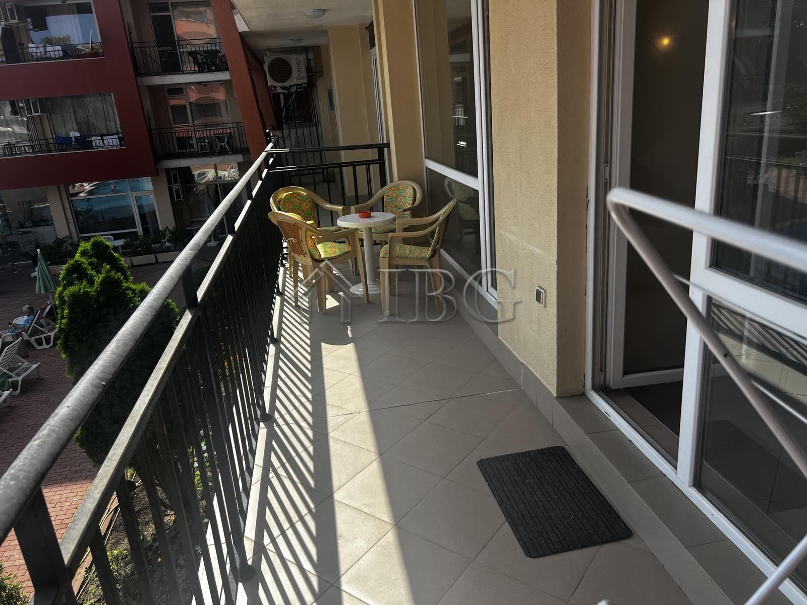 2-Bedroom Apartment with Pool View in Sunset Beach 3, Sunny Beach — photo 7 of 25