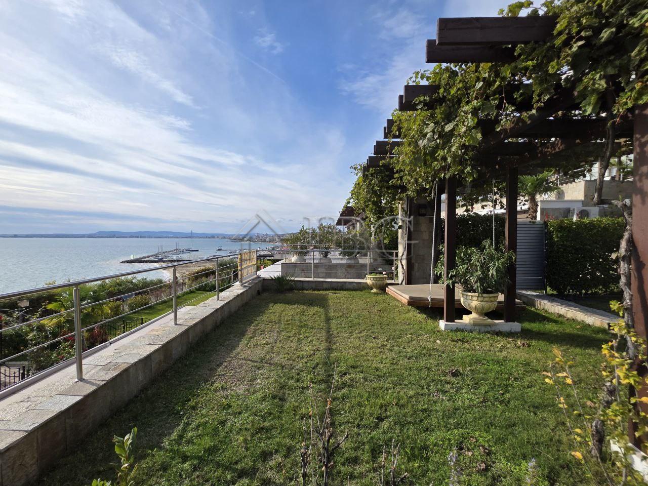 1-Bedroom Apartment with Sea View in Dolce Vita 2, Sveti Vlas — photo 7 of 22