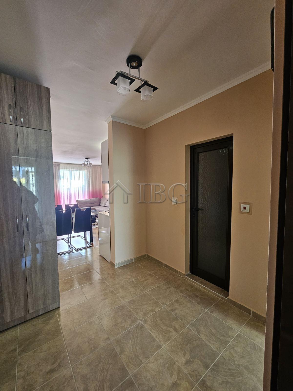 Spacious 2-Bedroom Apartment with Partial Sea View in Villa Katerina, Ravda — photo 13 of 21