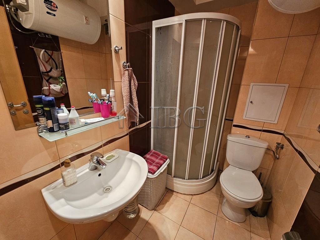 2-Bedroom Apartment with Pool View in Marina Holiday Club, Pomorie — photo 11 of 12