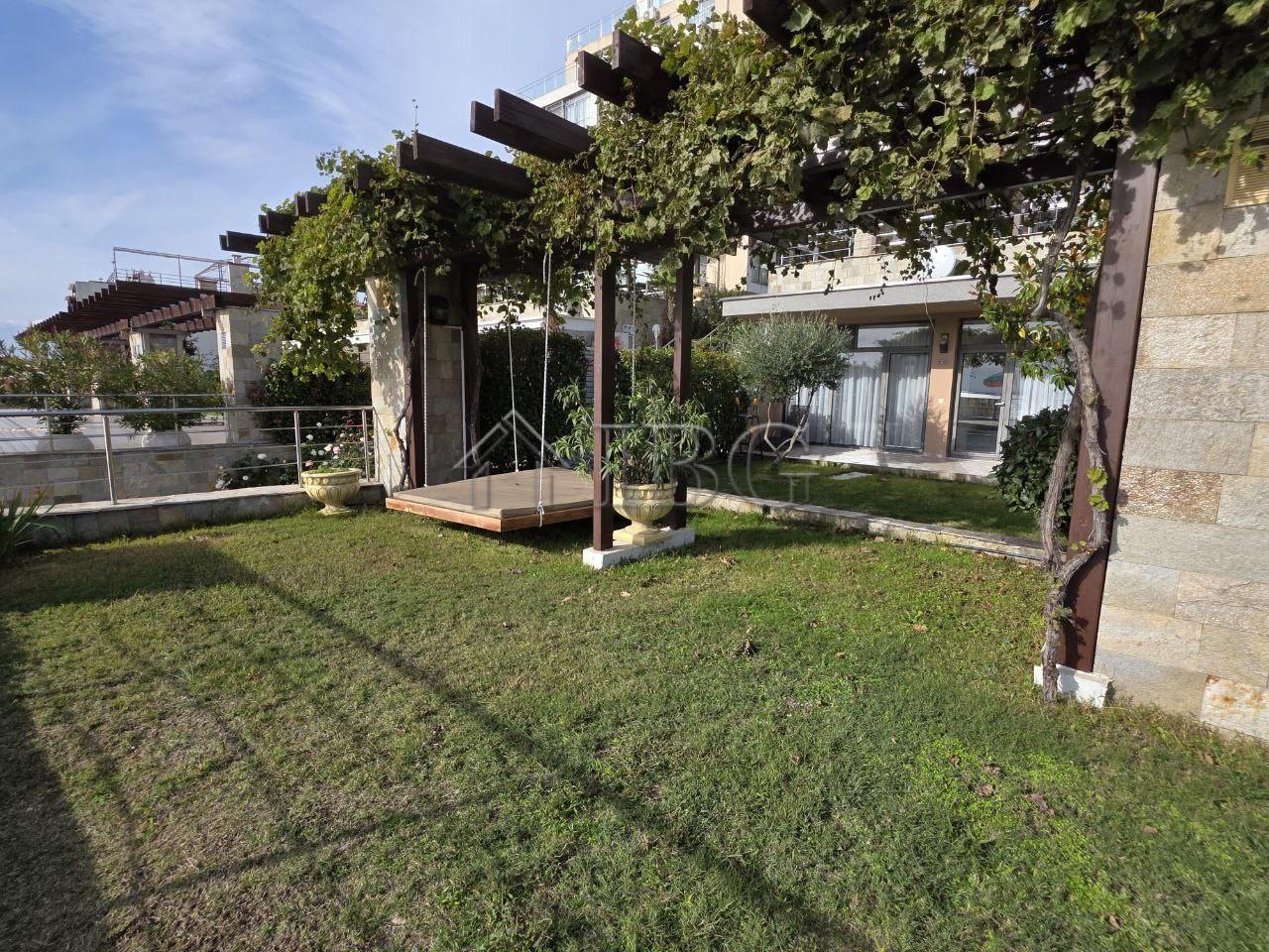 1-Bedroom Apartment with Sea View in Dolce Vita 2, Sveti Vlas — photo 10 of 22