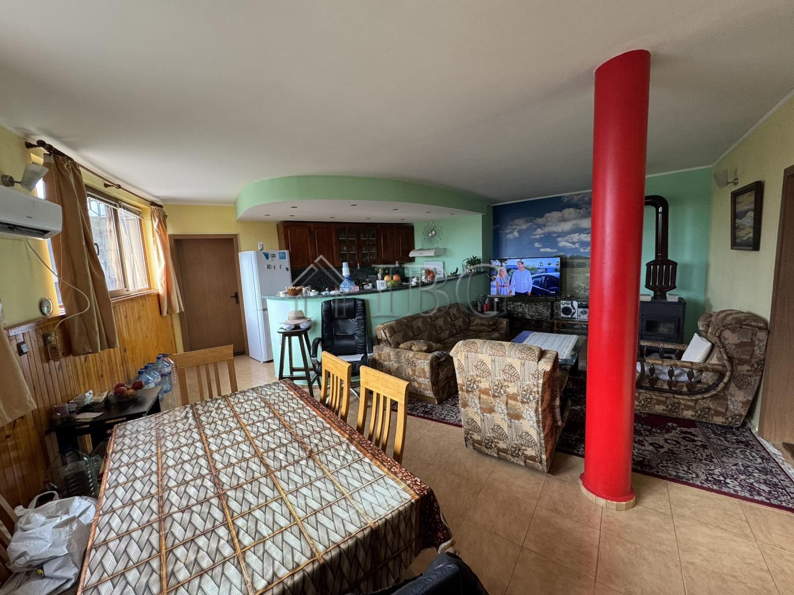 Spacious Four-Story House in Kosharitsa — photo 8 of 18