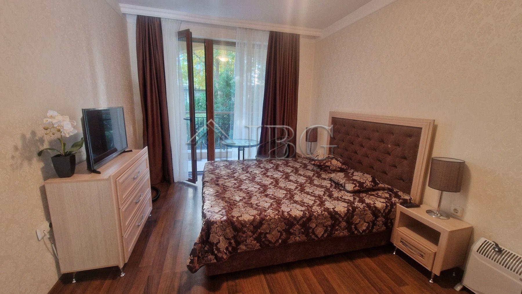 One-Bedroom Apartment with Pool View in Harmony Suites 1, Sunny Beach — photo 11 of 16