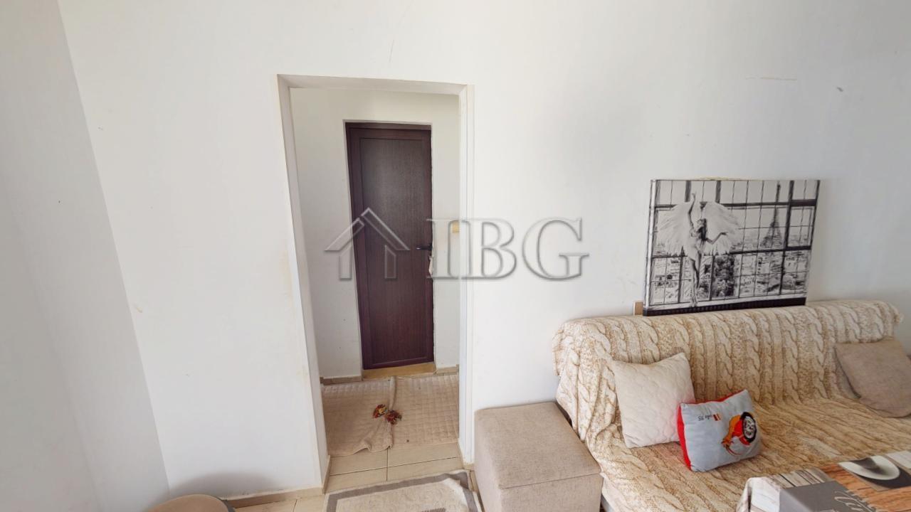 2-Bedroom Apartment in Bay View Villas, Kosharitsa — photo 9 of 25
