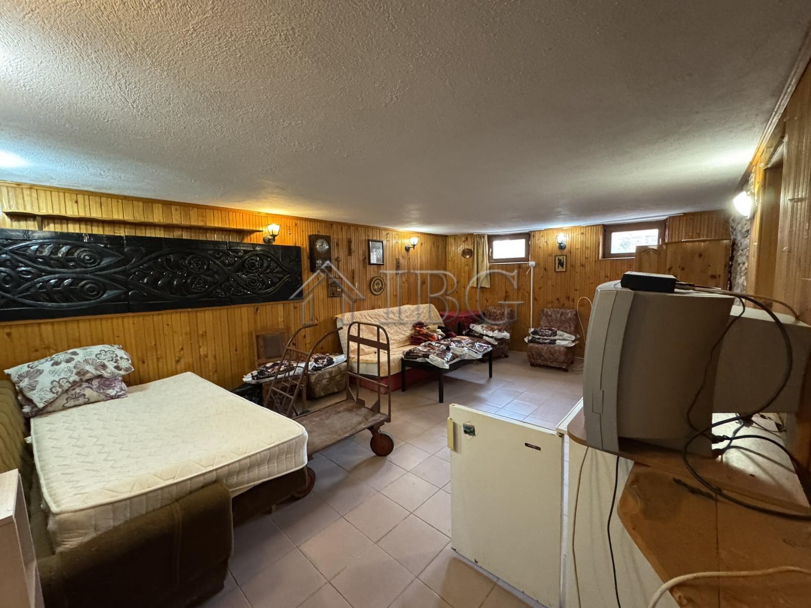 Spacious Four-Story House in Kosharitsa — photo 10 of 18