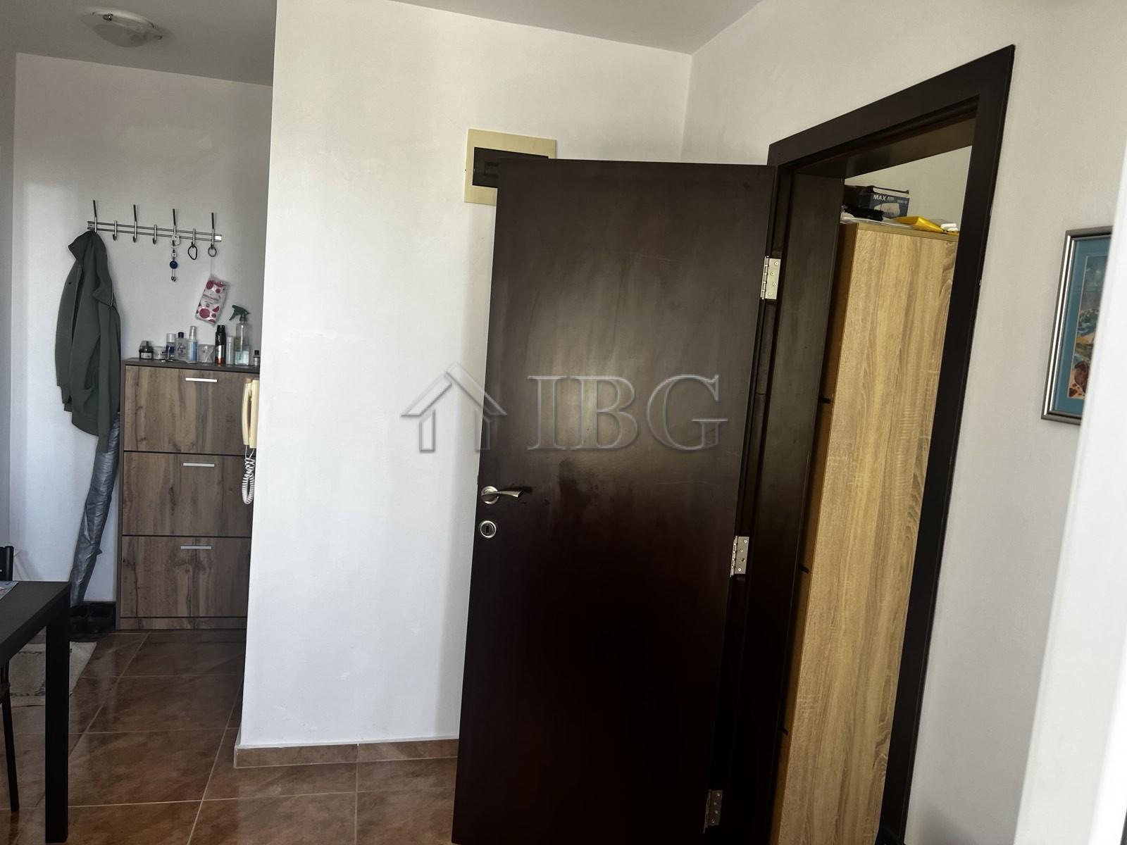 1-Bedroom Apartment with Sea View in Residential Building, Ravda — photo 16 of 20
