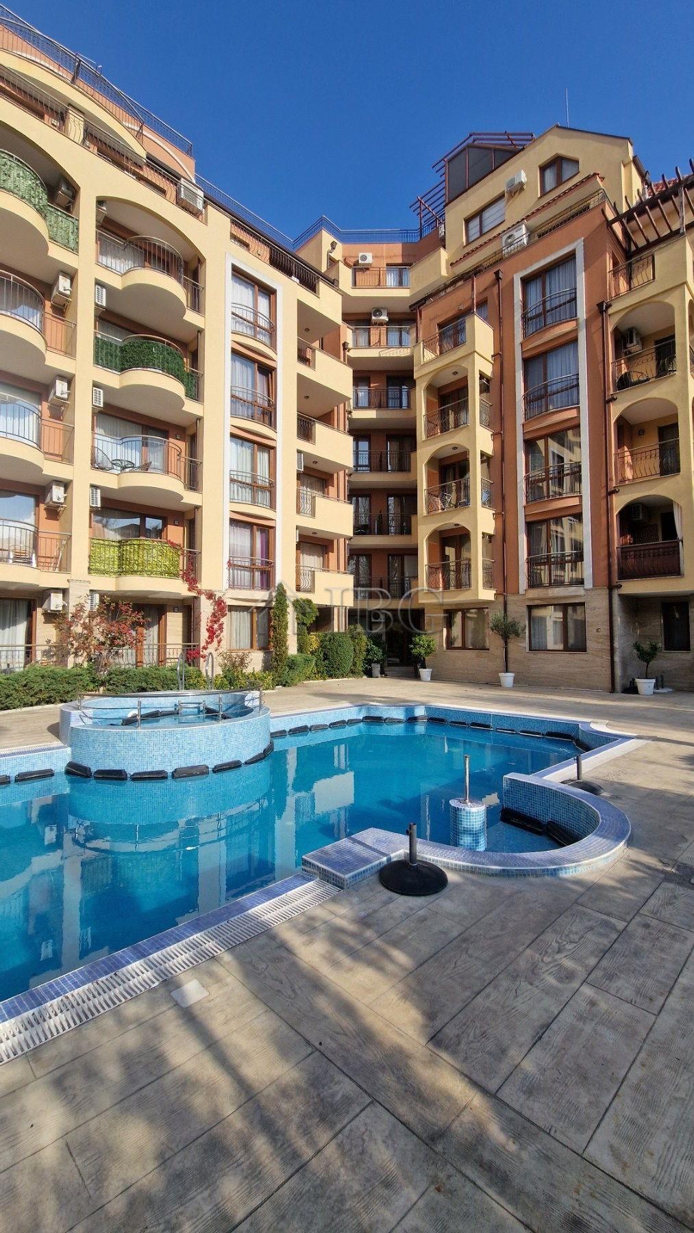 One-Bedroom Apartment with Pool View in Harmony Suites 1, Sunny Beach — photo 7 of 16