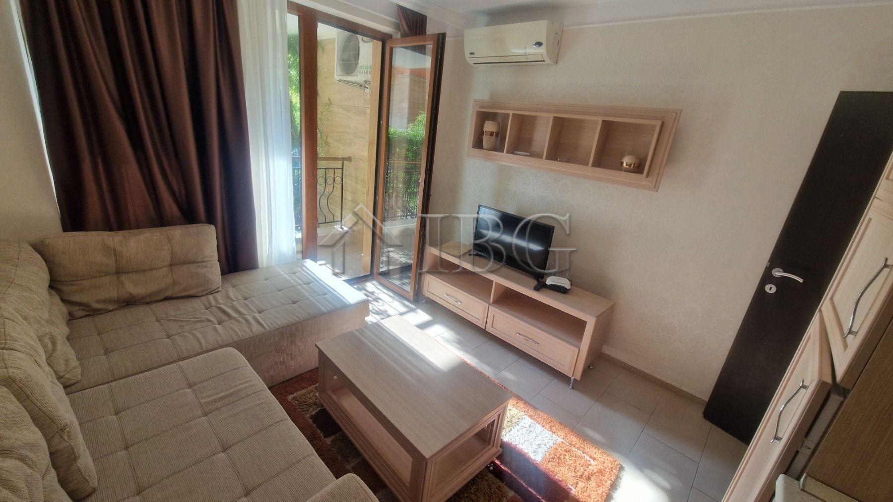 One-Bedroom Apartment with Pool View in Harmony Suites 1, Sunny Beach — photo 4