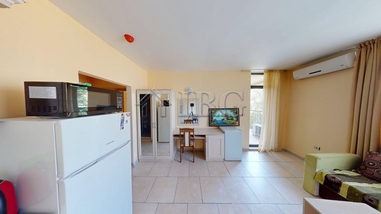1-Bedroom Apartment in Avalon Complex, Sunny Beach — photo 5 of 17