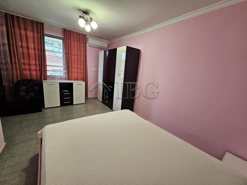 Large 4-Storey House with Panoramic Sea Views, Sveti Vlas — photo 17 of 25