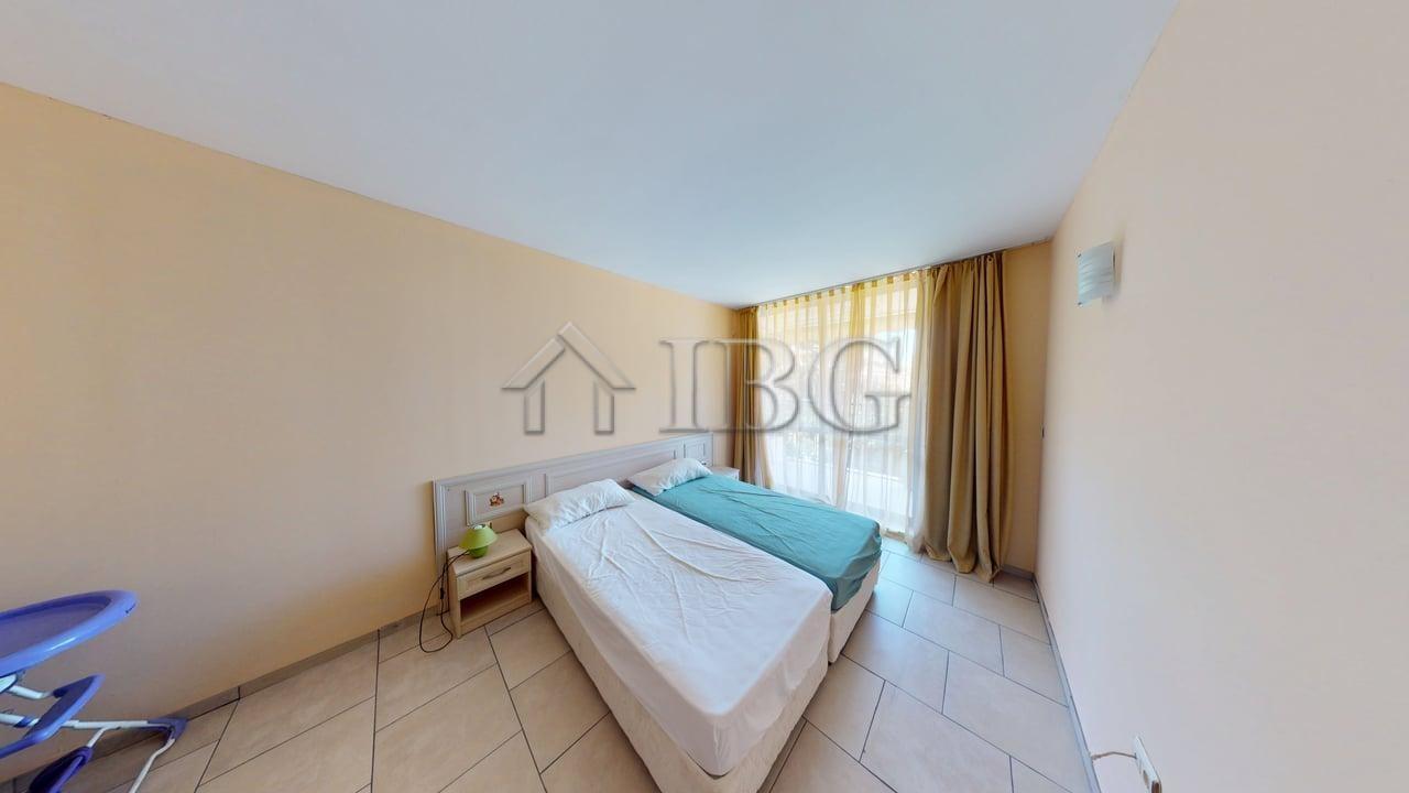 1-Bedroom Apartment in Avalon Complex, Sunny Beach — photo 8 of 17