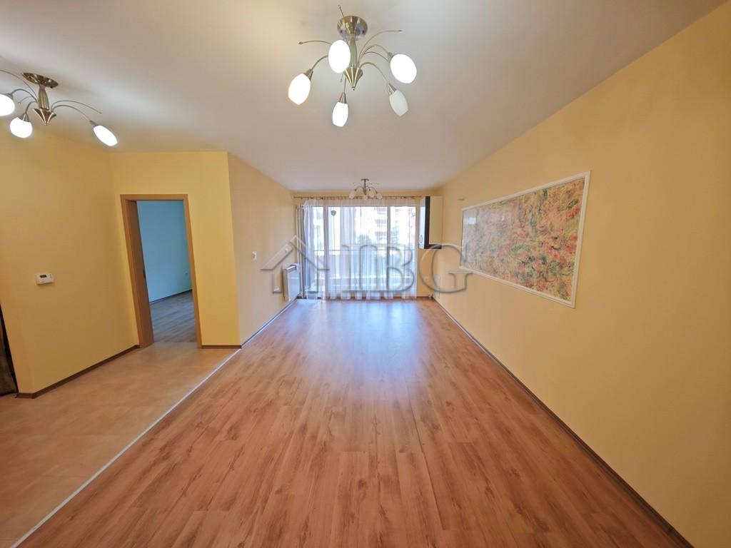 One-Bedroom Apartment with Pool View in Parus Complex, Pomorie — photo 7 of 12