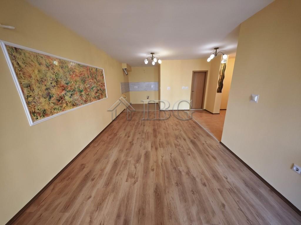 One-Bedroom Apartment with Pool View in Parus Complex, Pomorie — photo 5 of 12
