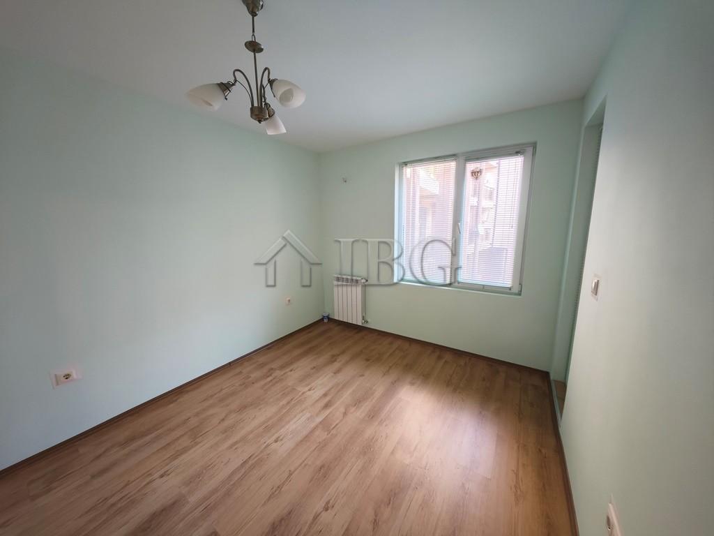One-Bedroom Apartment with Pool View in Parus Complex, Pomorie — photo 3