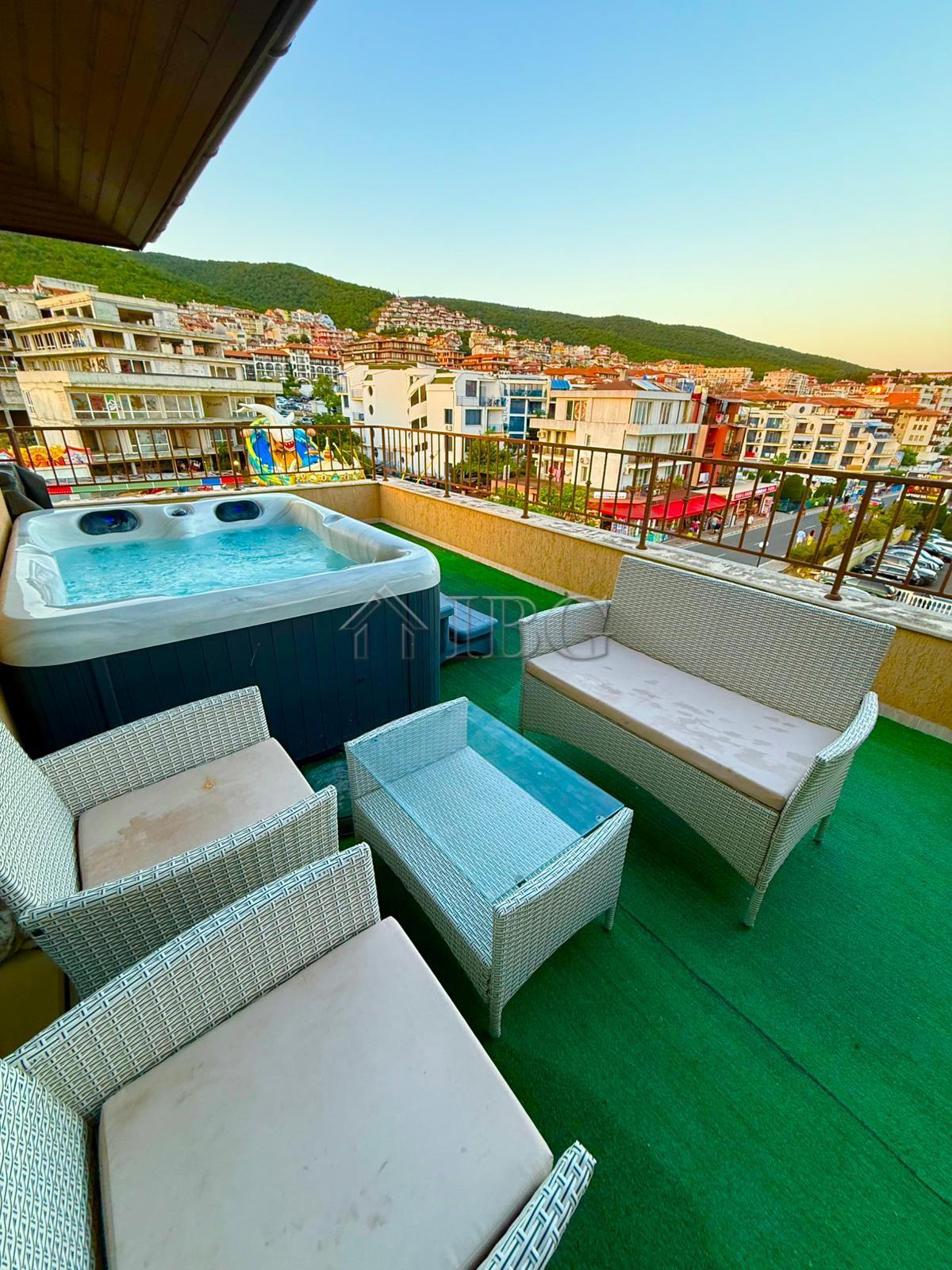 Luxury Penthouse in Porto Paradiso Complex, Sveti Vlas — photo 4 of 17