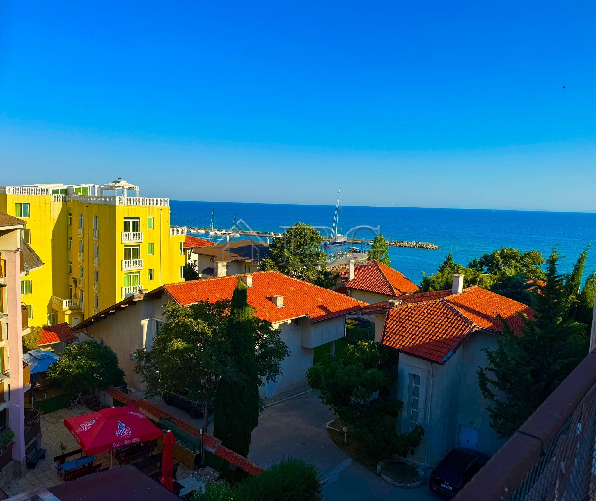Luxury Penthouse in Porto Paradiso Complex, Sveti Vlas — photo 5 of 17