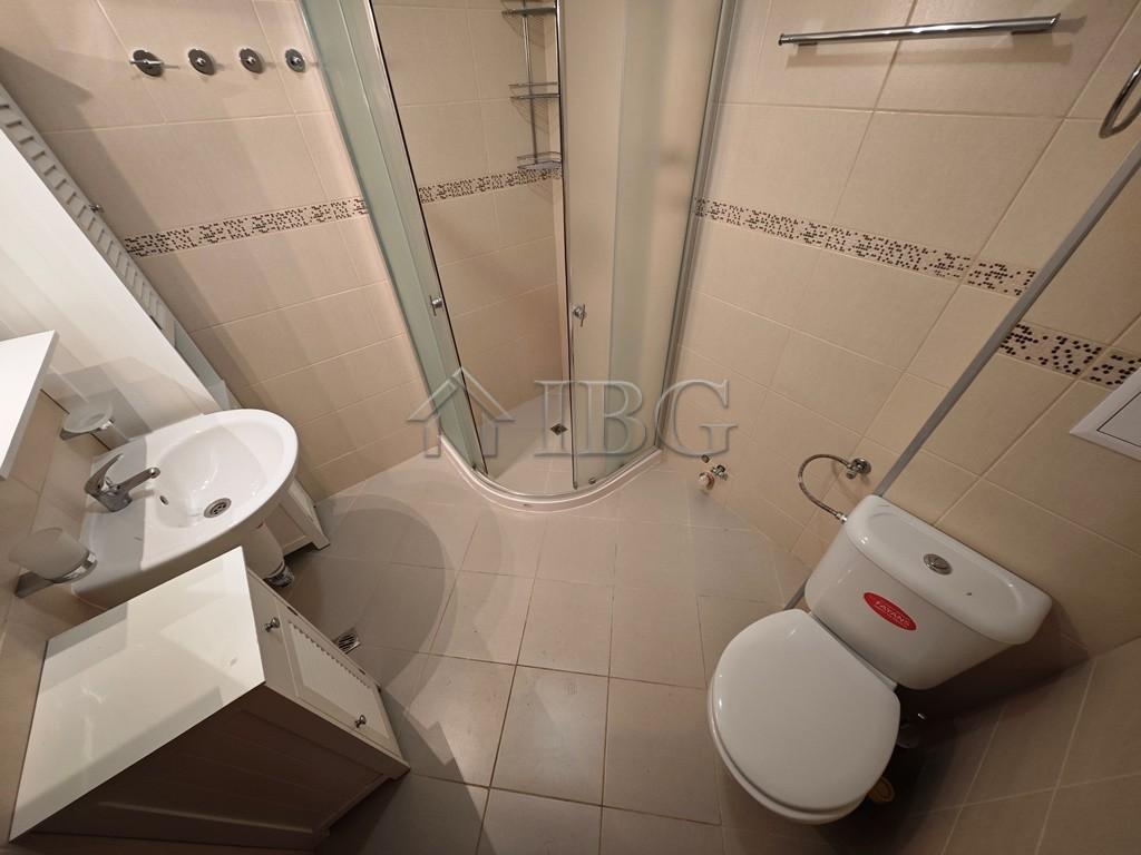 One-Bedroom Apartment with Pool View in Parus Complex, Pomorie — photo 12 of 12