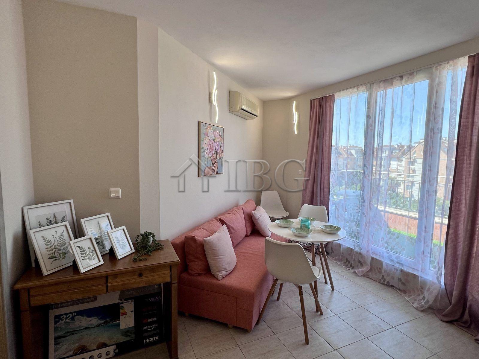Cozy 1-Bedroom Apartment with Pool View in Dolce Vita 2, Sveti Vlas — photo 3