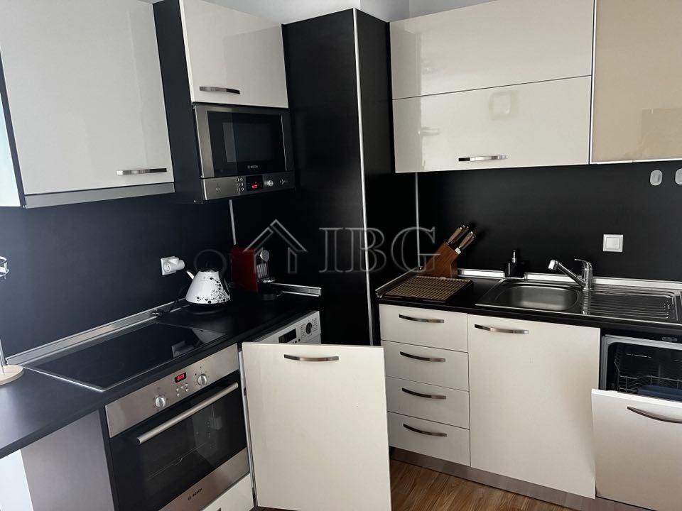 2-Bedroom Apartment with Sea View in Dolce Vita 2, Sveti Vlas — photo 13 of 19