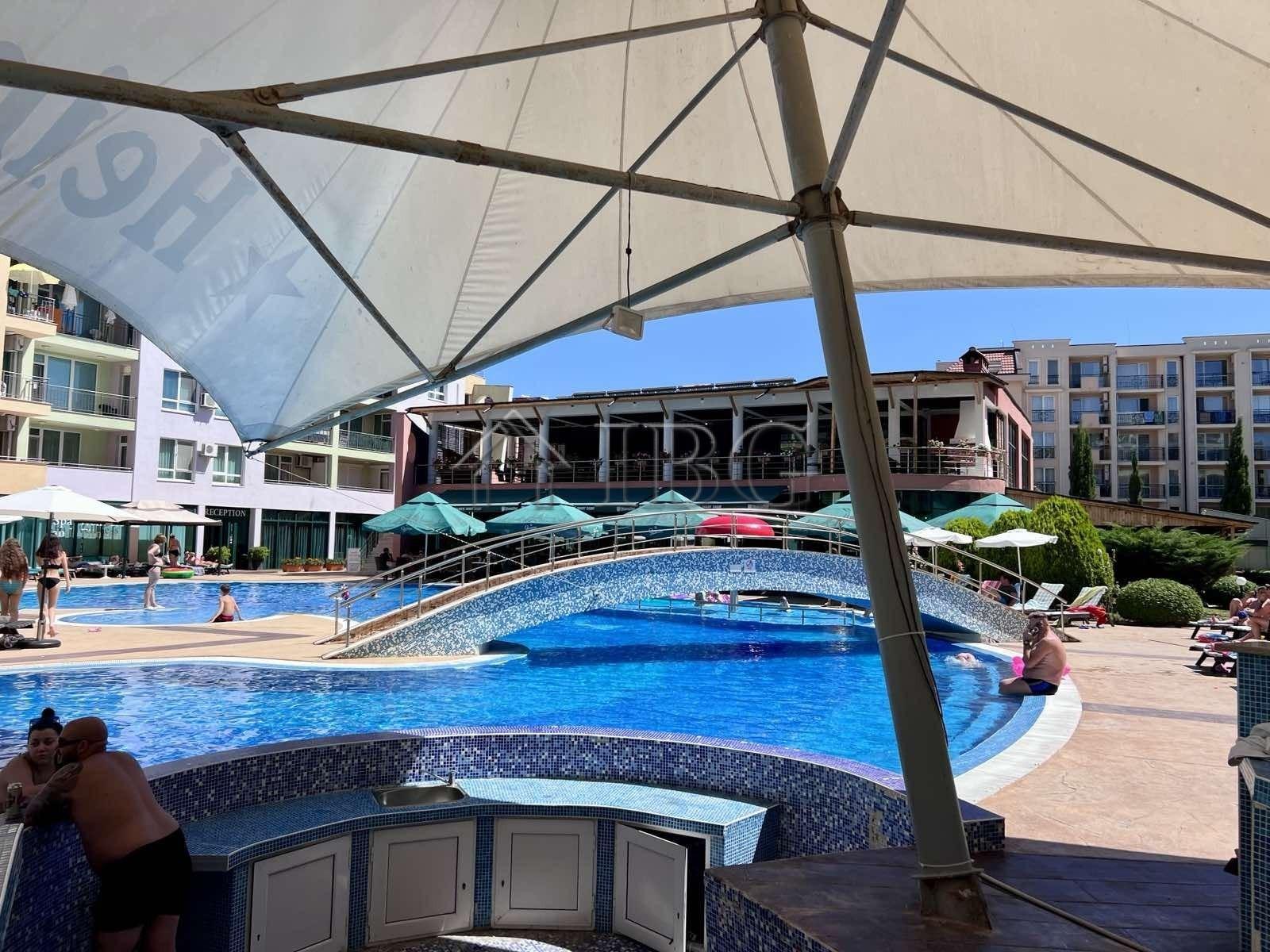 Cozy 1-Bedroom Apartment with Pool View in Dolce Vita 2, Sveti Vlas — photo 6 of 17