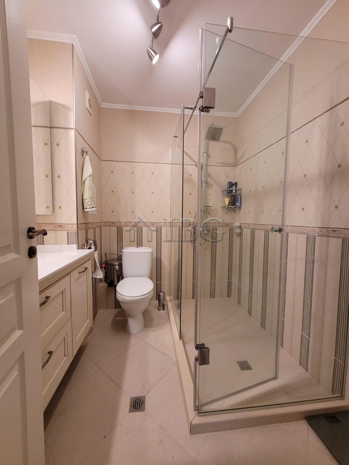 Luxurious Three-Level Maisonette with Sea Views in Arthur Complex, Sveti Vlas — photo 16 of 20