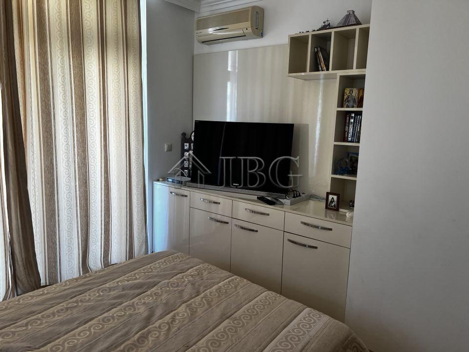 2-Bedroom Apartment with Sea View in Dolce Vita 2, Sveti Vlas — photo 2